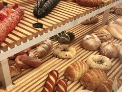 -焙丽拾光(麦凯乐直营店)