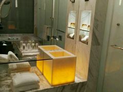 -上海滴水湖皇冠假日酒店