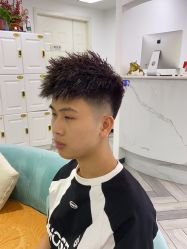-米娜护肤造型