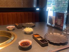 -铭牛烧肉·和牛海鲜自助(高新月牙湖店)