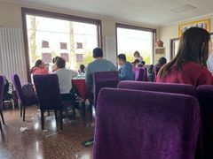 靠窗位-北京龙庆四季香农家饭庄·灶台鱼·碳烤虹鳟鱼(龙庆峡店)