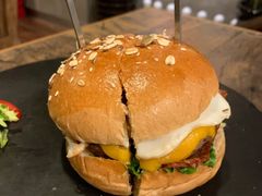 -HIGH FIVE哈福手工汉堡(桂林路店)