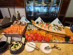 刺身船-大中华希尔顿酒店-念自助餐·嗨啤·小龙虾