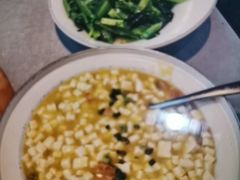 -有红鸡毛店·川菜(建设路店)