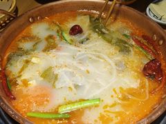 -洱火云南酸菜牛肉火锅(石景山当代商城店)