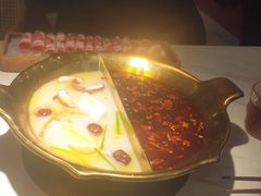 骨汤菌汤辣牛油锅底-九鼎轩脆毛肚火锅(三钢里店)