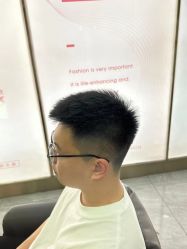 -一東造型烫发染发
