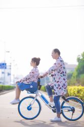 -巴黎时尚婚纱摄影(南汇店)