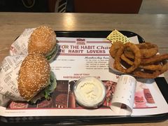 -The Habit Burger Grill 哈比特汉堡(复兴soho店)