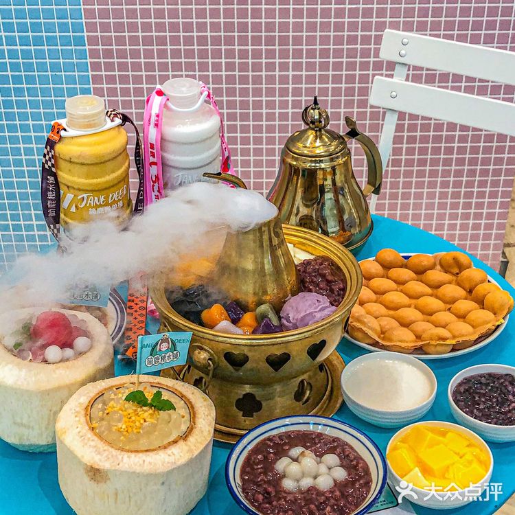 夏天跟糖水铺更搭哦❗️甜品火锅也敲好次的~