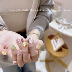 -花系美·美甲美睫精品店