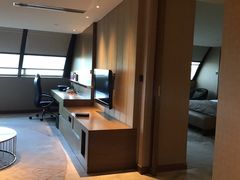 -上海滴水湖皇冠假日酒店