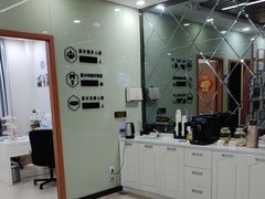 -茂菊口腔连锁(浦东南路店)