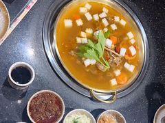 -顶顶汤火牛排火锅·经典铜锅涮肉