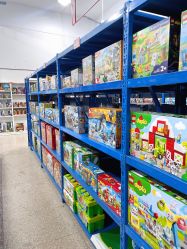 -逝水玩具折扣店