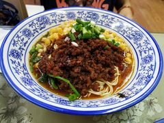 -渝之汇牛肉豌杂面