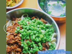 素椒杂酱面-左撇子私房面