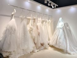 -Flora婚纱礼服定制租赁店