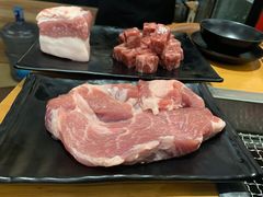雪花肉粒-肉甲韩国木炭烤肉(新壹街1店)