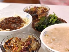 -李与白包子铺(桐梓林店)
