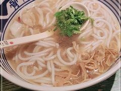 -鑫花溪牛肉米粉(东环大润发店)