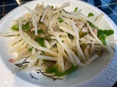 芦苇根炒肉丝-梦缘水乡·湖景餐厅