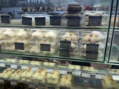 -白玉兰食品甜凤店(合生汇店)