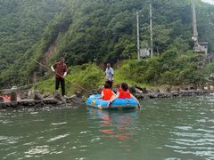 -安吉龙王山峡谷漂流