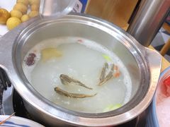 -锤头鲨毛肚海鲜烤肉自助餐厅(国购广场店)