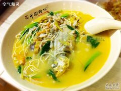 小黄鱼汤面-十面欢腾·海鲜面·台式Bistro(长乐路店)