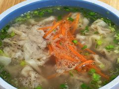 三鲜牛肉馄饨-老新隆牛肉锅贴(新街口店)