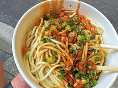-球场热干面老店