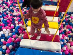 -嘿哟动霸CHUA·新潮玩运动娱乐中心·蹦床滑冰团建乐园