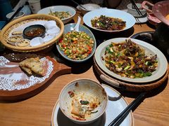 -吃饭皇帝大土家民族菜(荟聚店)