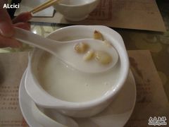 椰子杏仁(热)-糖朝(尖沙咀店)