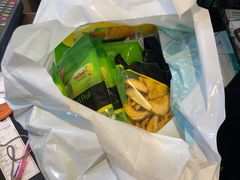 -曼谷四叶草彩妆&纪念品  (chitlom)
