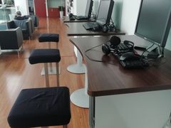 -上海星瀚奔驰4S店(红柳路店)