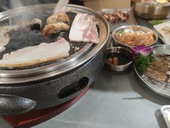 -围炉肉舍•炭烤活鳗•丹东海鲜烤肉(步行街店)