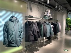 -迪桑特DESCENTE(北京三里屯BLANC店)