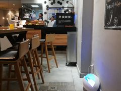 大堂-HELLO 27 意面·沙拉·帕尼尼