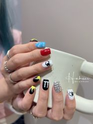 -花岐款式专研健康美甲沙龙