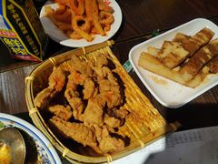阿婆酥肉-爆炸头阿姨小四川正宗川味小吃(无任何分店)