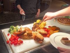 -元一希尔顿酒店·鲜切牛肉火锅禅自助餐厅