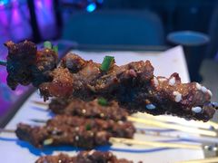 燥次筋神牛肉串-燥次·烧烤酒场(万象城店)