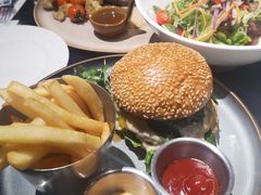 四重芝士牛肉汉堡-bluefrog蓝蛙(悠唐购物中心店)