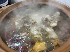 炭炉果鸡煲-威邵鸡煲(西华路总店)