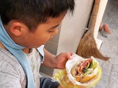 -Bánh Mì Huynh Hoa