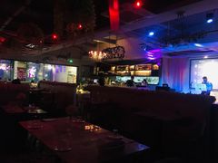-樱花里音乐餐吧·牛扒椰子鸡(东圃店)