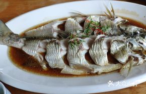 Steamed Qiantang River Big White Fish