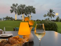 -三亚亚龙湾瑞吉酒店·宴悦Driftwood·游水海鲜·牛排·草坪·私人定制